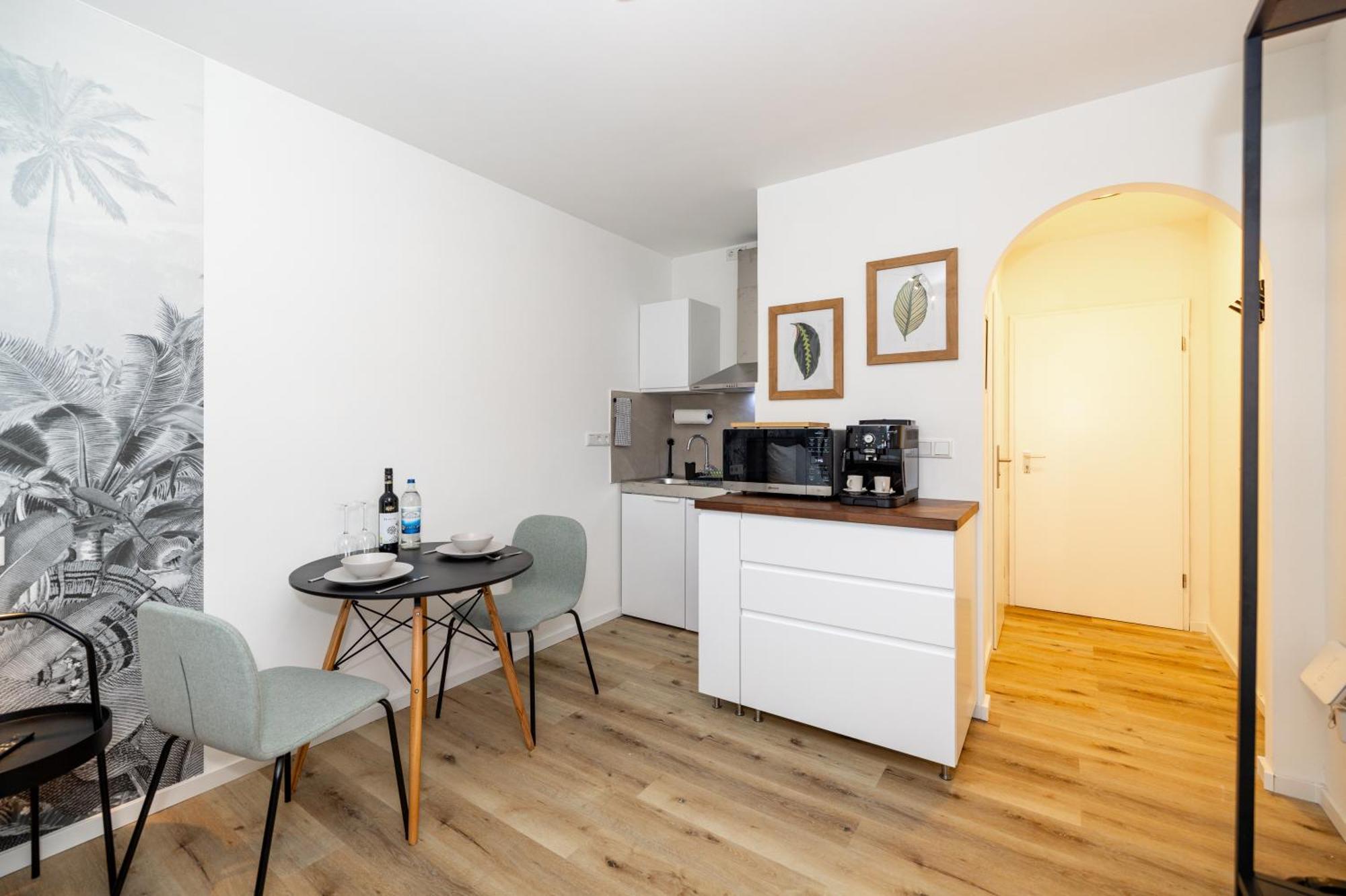 Kleines Apartment Mit Balkon Вюрцбург Экстерьер фото
