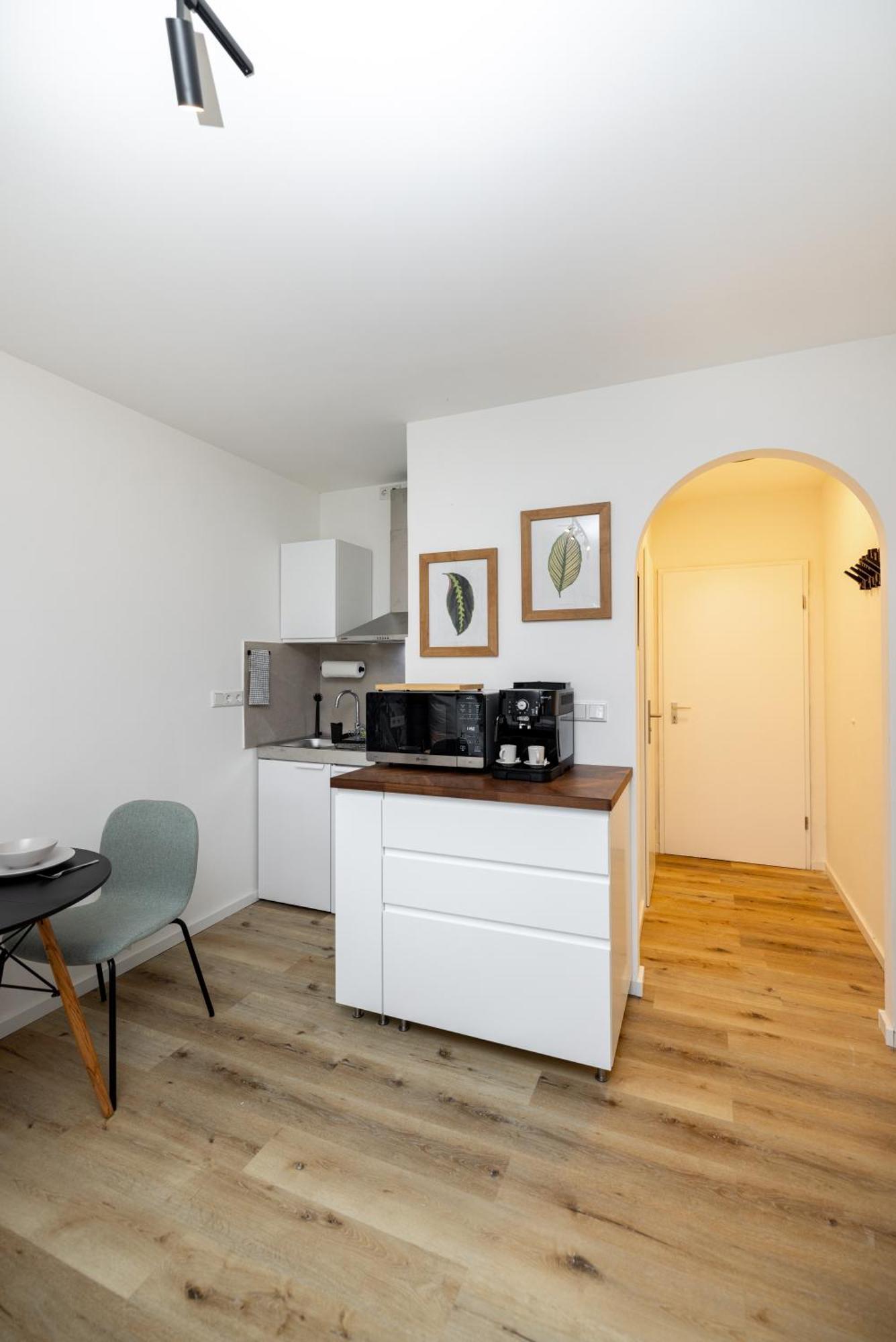 Kleines Apartment Mit Balkon Вюрцбург Экстерьер фото